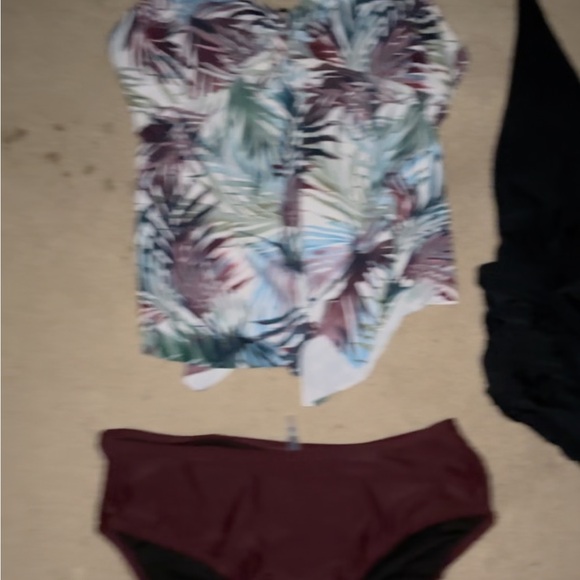 Bathing suit lot assortment brands women’s large, also 14 various sizes - Picture 3 of 8